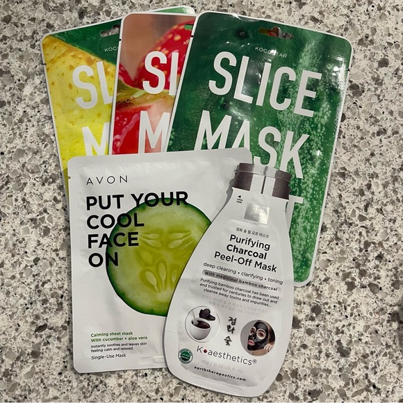 22 Assorted Face Masks - Picture 3 of 3